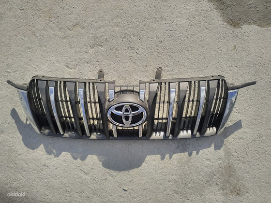 Решётка toyota Land Cruiser 150 5310160670 5310160671