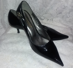 Uued Itaalia Naiste mustad tikk-kontsaga kingad, patent 38 (1 foto / 4)