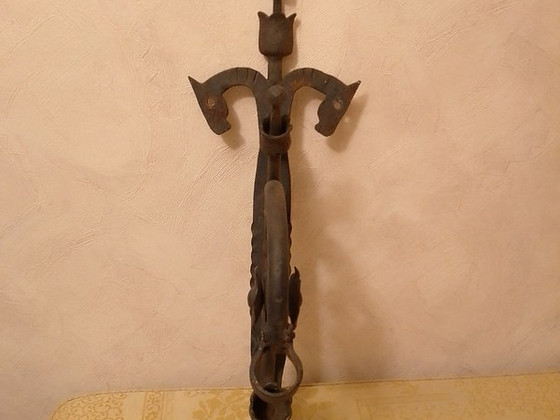Sepistatud lipuhoidja