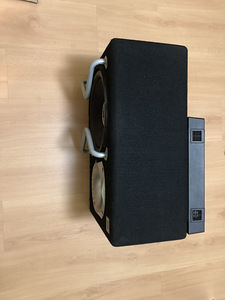 Jbl (2 foto / 2)