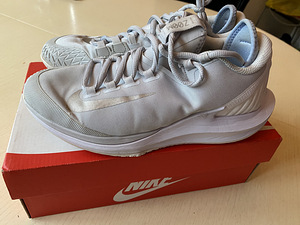 Кроссовки Nike 38 (4 фото из 5)