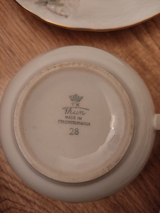 Teetass alustassiga (2 foto / 2)