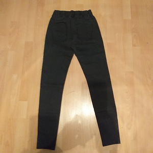 Новые джинсы (2 фото из 2)