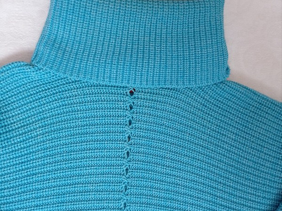 Свитера р 38-40 (М) 100%cotton