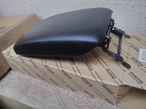 Toyota Land Cruiser 150 58905-60360-C0 58905-60320-C0 (5 foto / 6)