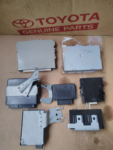 Toyota Land Cruiser 150 89990-60190 861A0-48030 89271-60030 (2 foto / 4)