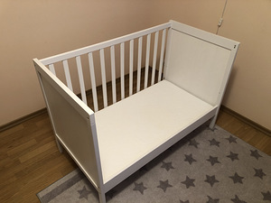 Детская кровать (2 фото из 3)