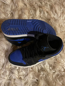 Nike Jordan 1 Mid Black Hyper Royale № 42 (2 фото из 3)