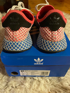 Повседневная обувь Adidas (2 фото из 3)