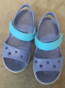 Сандали Crocs (4 фото из 7)