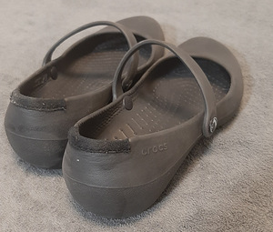Туфли школьные Crocs (3 фото из 7)