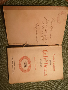 Библия 1901,1910 (2 фото из 3)