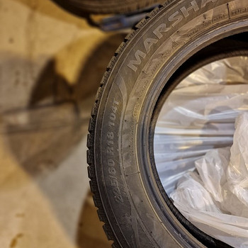 225/60 R18 104T Marshal