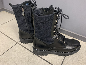 Tommy Hilfiger р.41 (1 фото из 3)