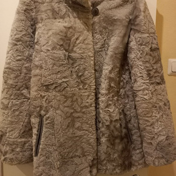 Lühike kasukas (naturaalne karusnahk, pügatud kits)