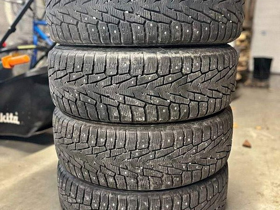 Продам шипованную резину б/у 225/60 r18