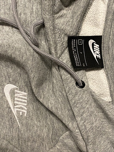 Толстовка nike (1 фото из 3)