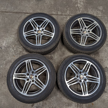 Porsche veljed koos rehvidega