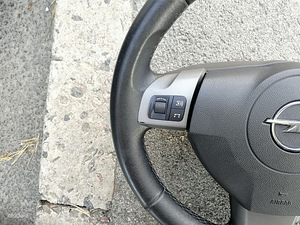 Opel Zafira rool (2 foto / 5)