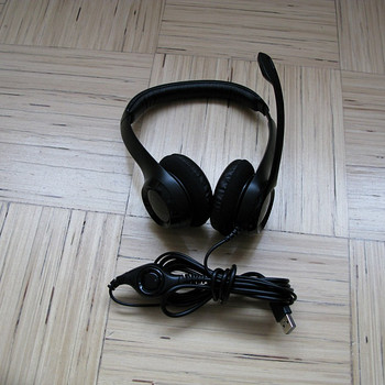 Logi, must - Peakomplekt mikrofoniga USB.