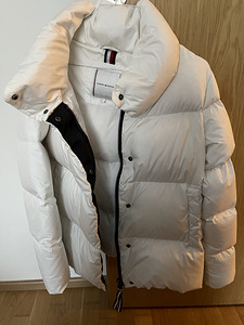 Jope Tommy Hilfiger (1 foto / 2)