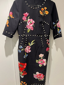 Платье d&G с камнями (3 фото из 3)