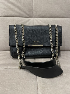 Сумка Guess (1 фото из 3)