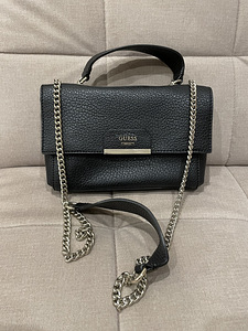 Сумка Guess (2 фото из 3)