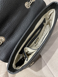 Сумка Guess (3 фото из 3)