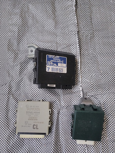 Toyota Land Cruiser 150 85970-60060 89940-60060 89533-60270 (1 foto / 3)