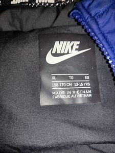 Пуховик Nike новый (1 фото из 3)
