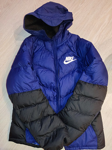 Пуховик Nike новый (3 фото из 3)