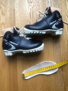 Suusasaapad Alpina NNN kinnitus, sisetald 18cm (1 foto / 3)