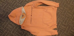 PusaTommy Hilfiger (1 foto / 1)