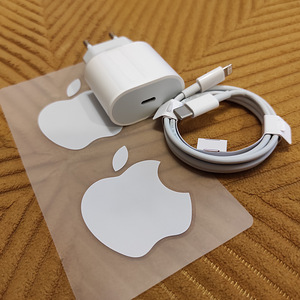 Новое быстрое зарядное устройство Apple iPhone мощностью 20 (1 фото из 4)