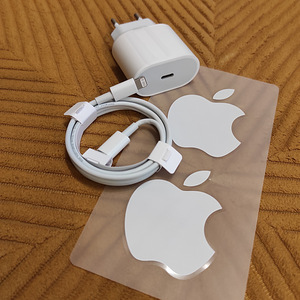 Новое быстрое зарядное устройство Apple iPhone мощностью 20 (3 фото из 4)