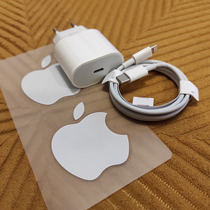 Новое быстрое зарядное устройство Apple iPhone мощностью 20 (4 фото из 4)