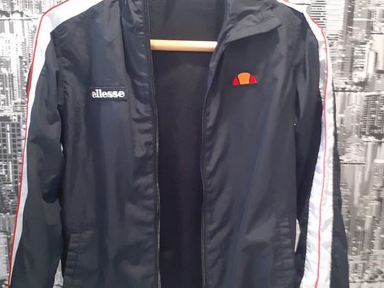 Ellesse куртка весна-осень