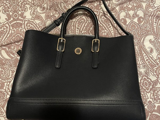 Tommy Hilfiger bag