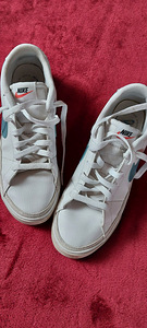 Nike обувь (2 фото из 2)
