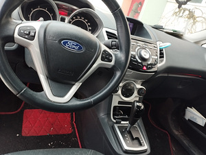 Ford Fiesta 2011 (7 foto / 7)
