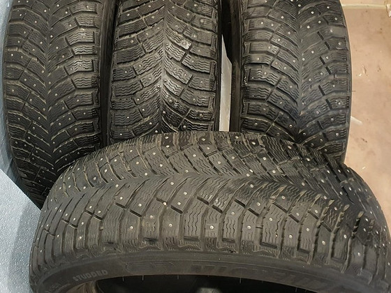 Шипованная резина 225/60/R17 MICHELIN X-ICE North 4 S