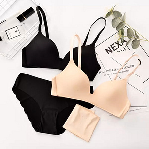 Женское белье .Комплект женского нижнего белья. Underwear . (1 фото из 3)