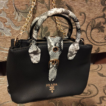 Новая женская сумочка Prada