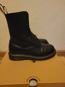 Dr.Martens (1 foto / 3)
