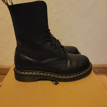 Dr.Martens