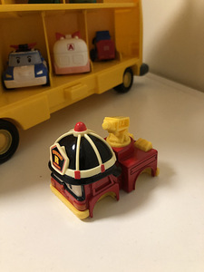 Robocar Poli koolibuss + autod 13 tk (7 foto / 10)