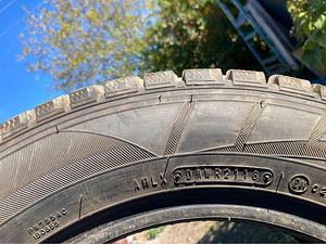 Продам шипованную резину 185/65r15 Falkens (2 фото из 5)