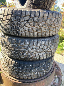Продам шипованную резину 185/65r15 Falkens (4 фото из 5)