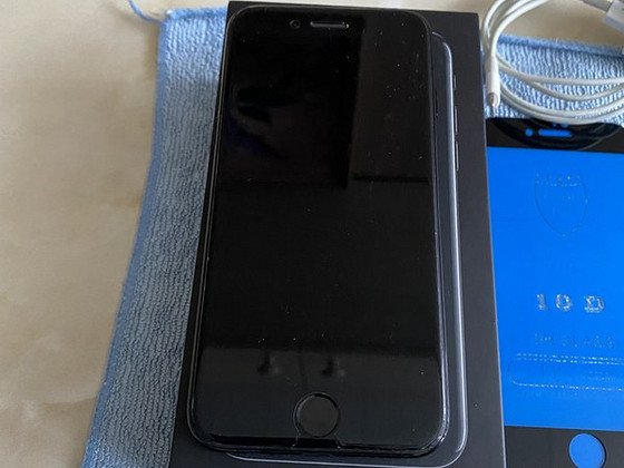 iPhone 7 угольно-черный 128 ГБ